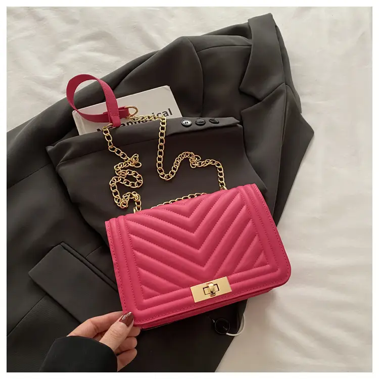 Black Embossed Chain Shoulder Bag for Women 2025 — feature 19