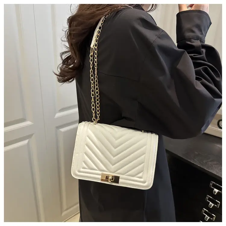 Black Embossed Chain Shoulder Bag for Women 2025 — feature 9