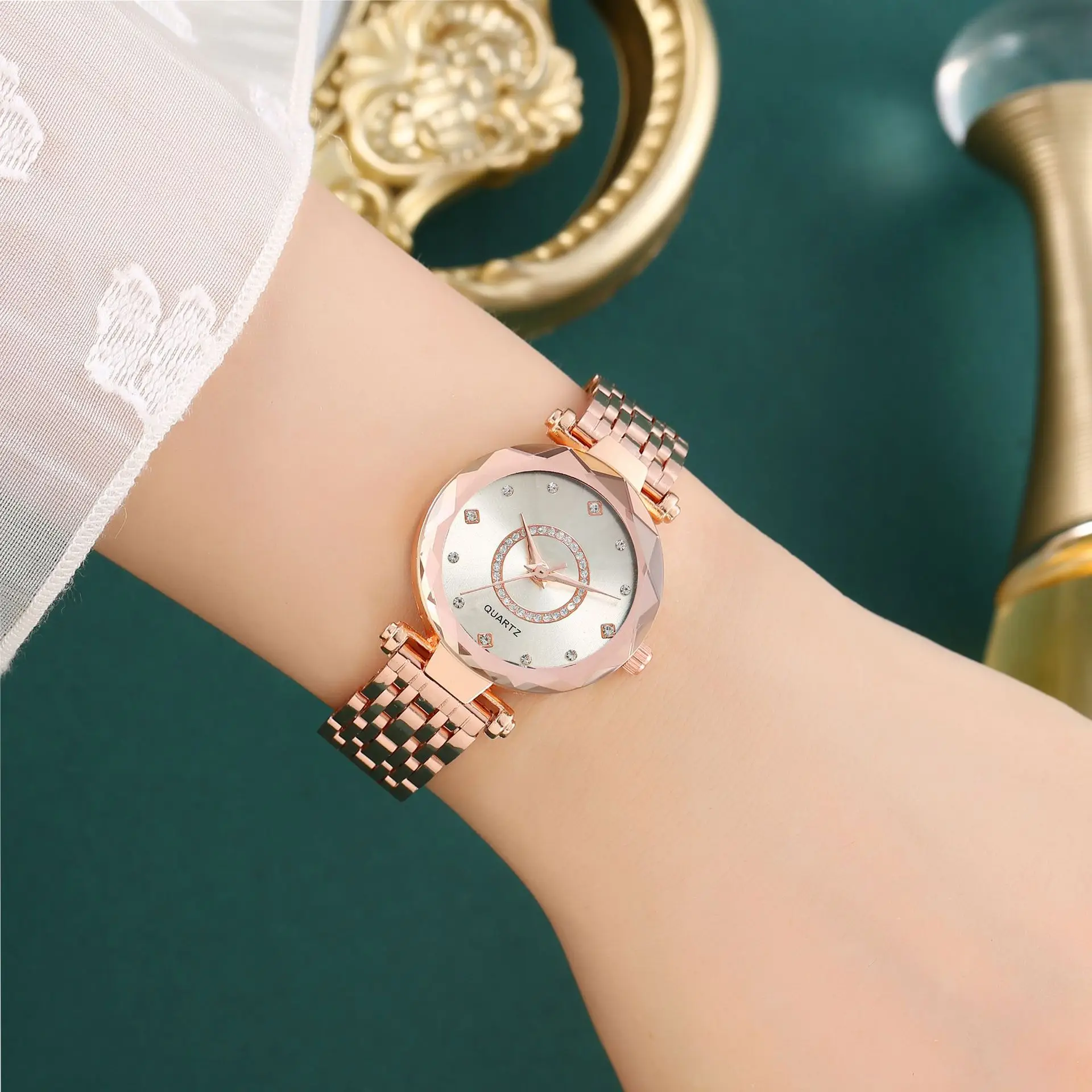Heart of the Ocean Women's Rose Gold Quartz Watch — feature 6
