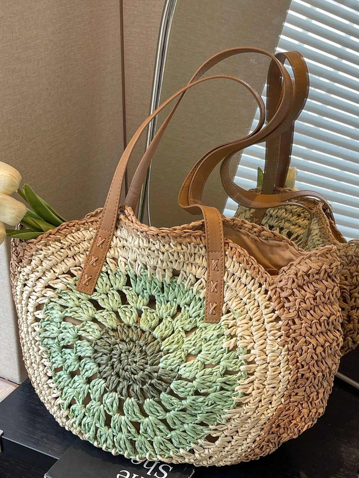 2025 Straw Shoulder Bag with Floral Design - Image 6