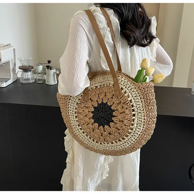 2025 Straw Shoulder Bag with Floral Design — feature 18