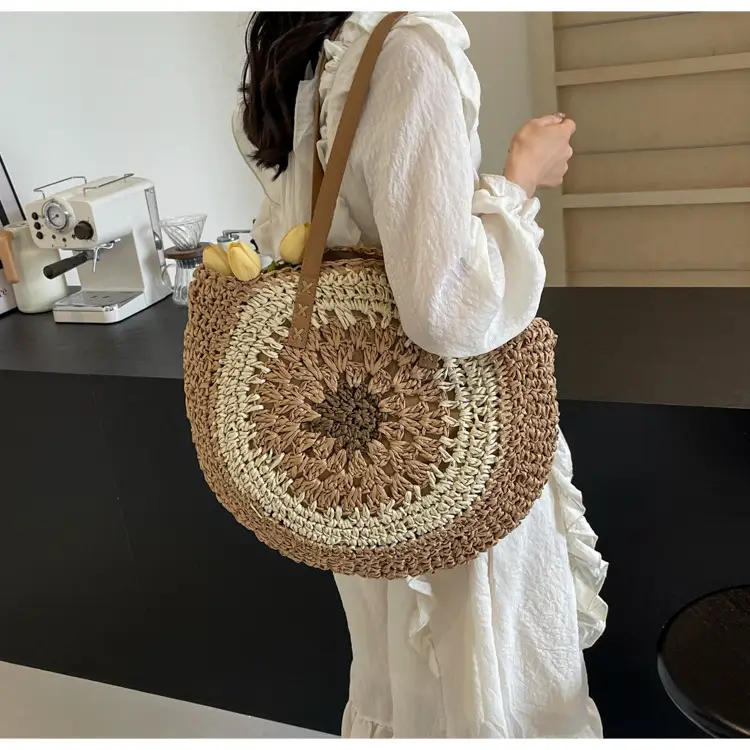 2025 Straw Shoulder Bag with Floral Design — feature 19