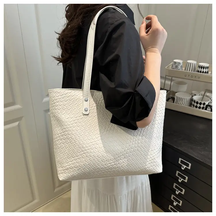 Women's Red Textured Shoulder Tote Bag Large Capacity — feature 7