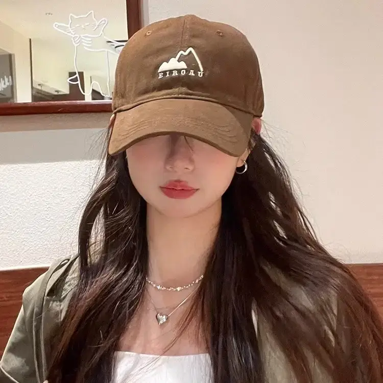 White Japanese Mountain Embroidery Baseball Cap for Women - Image 7