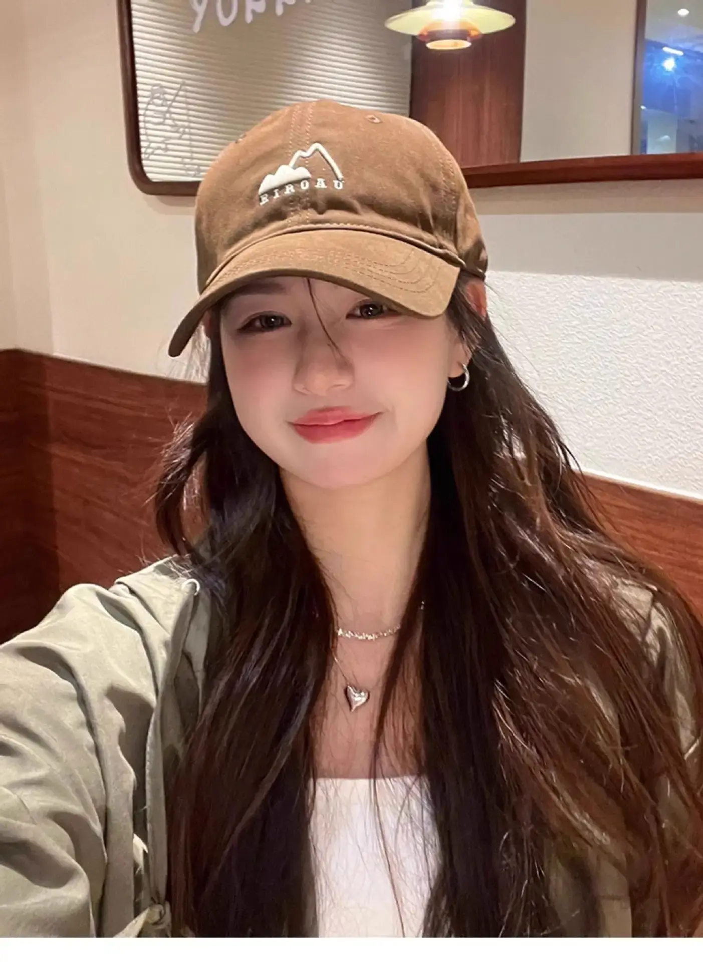 White Japanese Mountain Embroidery Baseball Cap for Women — feature 10