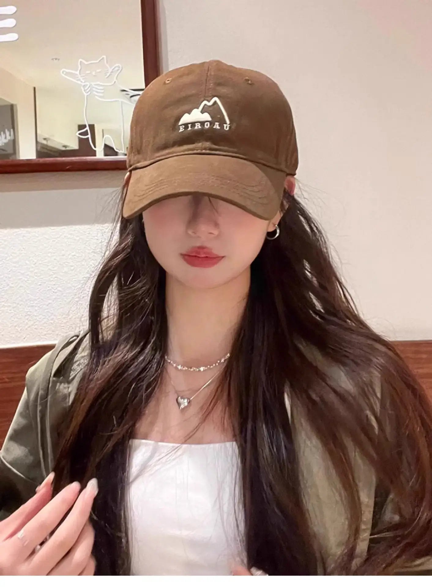 White Japanese Mountain Embroidery Baseball Cap for Women — feature 7