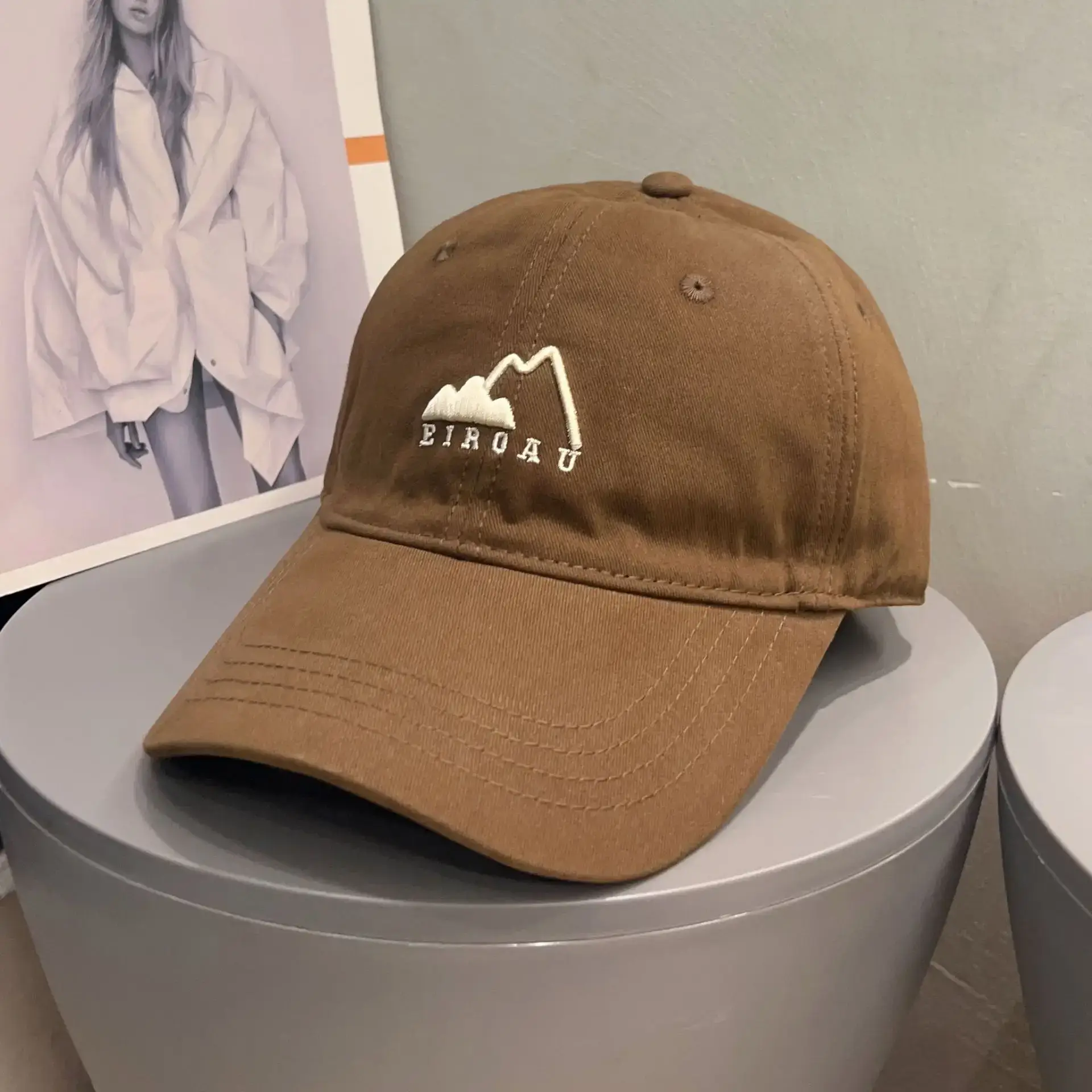 White Japanese Mountain Embroidery Baseball Cap for Women - Image 3