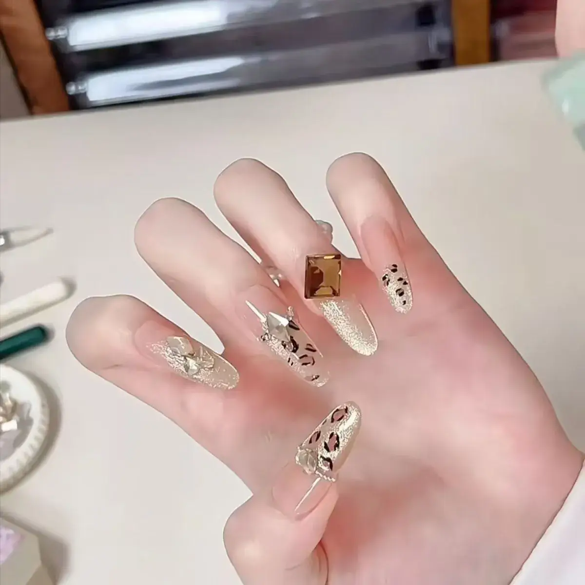 Nude Color Side Suction Cat Eye Nail Art - Image 8