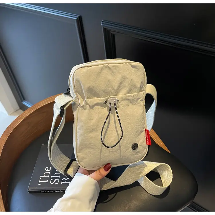 Women's Crossbody Phone Bag Korean Style Lightweight Shoulder Bag — feature 17