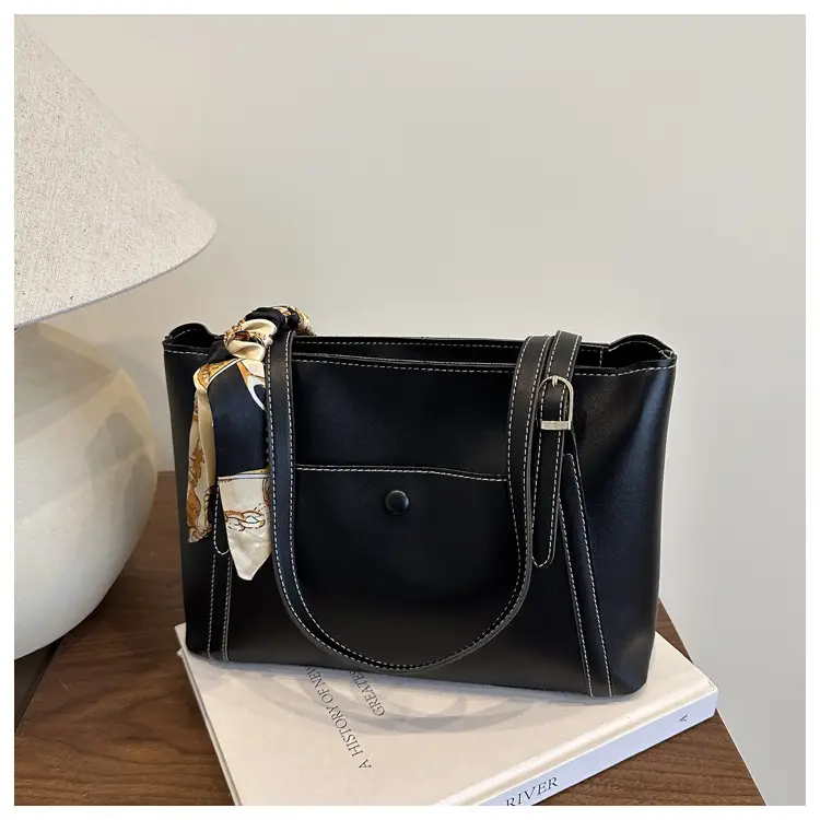2025 Spring New Pu Solid Color Commuting Large Capacity Shoulder Bag College Student Casual Easiest for Match Popular Women's Tote Bag — feature 12