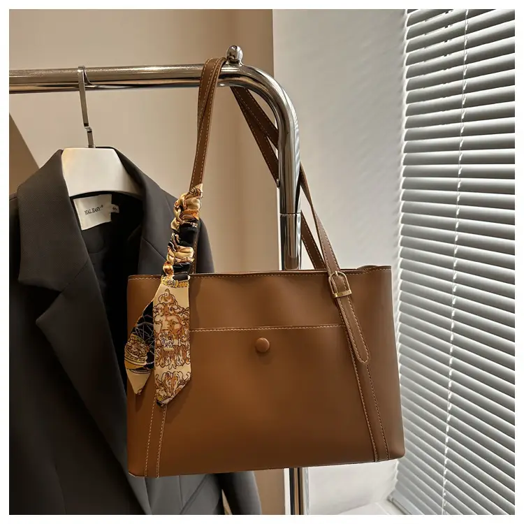 2025 Spring New Pu Solid Color Commuting Large Capacity Shoulder Bag College Student Casual Easiest for Match Popular Women's Tote Bag — feature 16