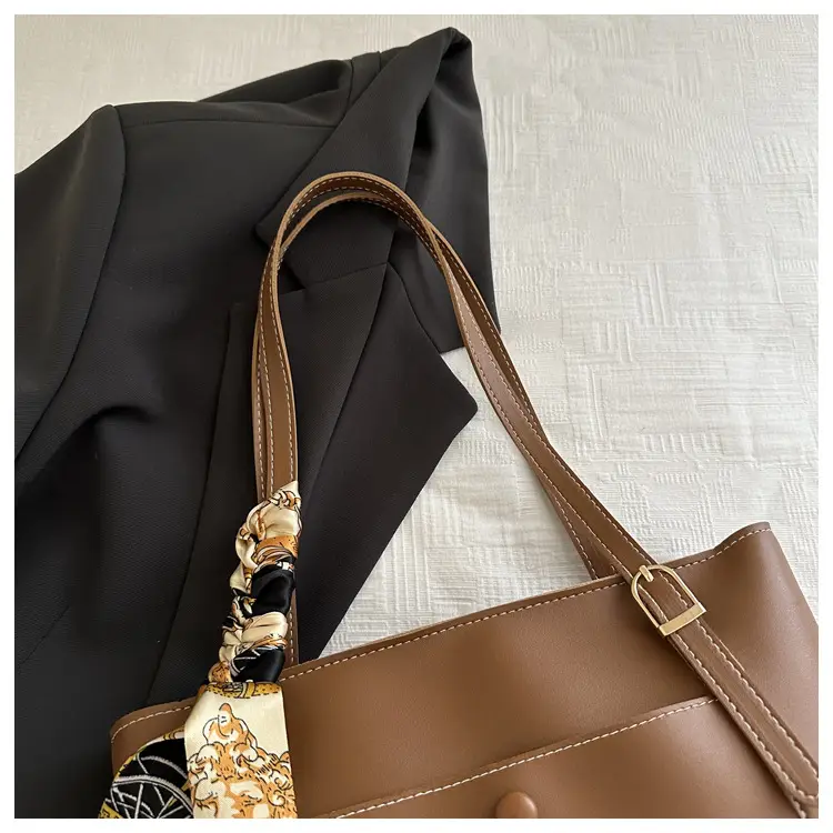 2025 Spring New Pu Solid Color Commuting Large Capacity Shoulder Bag College Student Casual Easiest for Match Popular Women's Tote Bag — feature 19