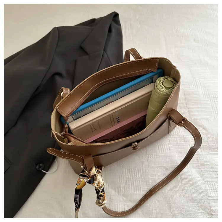 2025 Spring New Pu Solid Color Commuting Large Capacity Shoulder Bag College Student Casual Easiest for Match Popular Women's Tote Bag — feature 27
