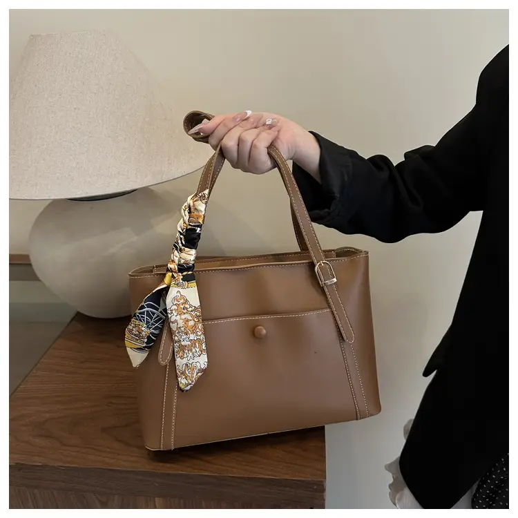 2025 Spring New Pu Solid Color Commuting Large Capacity Shoulder Bag College Student Casual Easiest for Match Popular Women's Tote Bag — feature 35