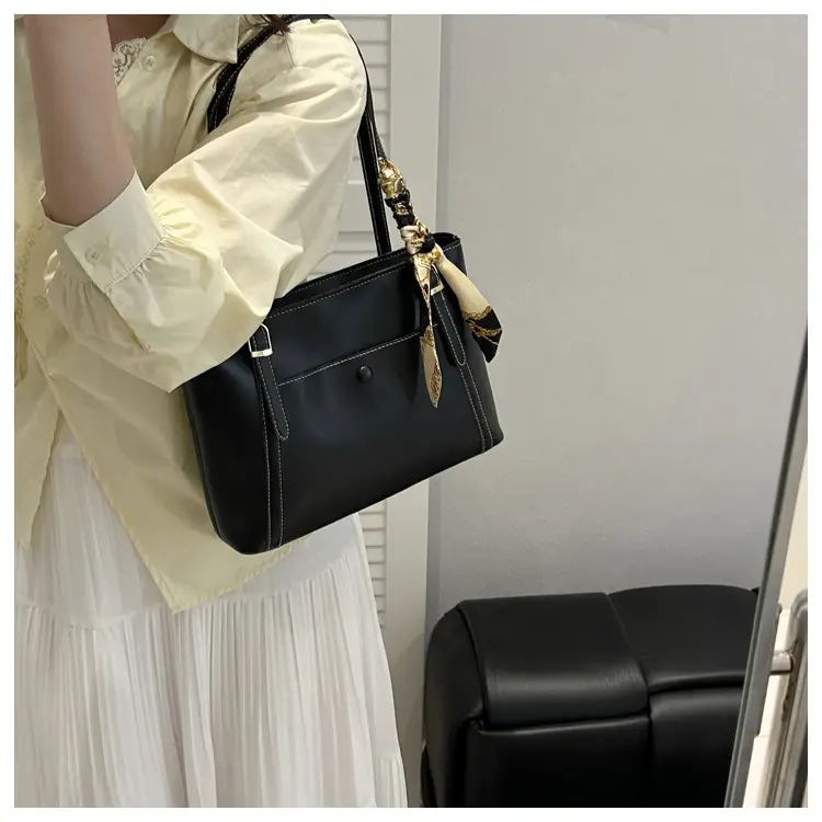 2025 Spring New Pu Solid Color Commuting Large Capacity Shoulder Bag College Student Casual Easiest for Match Popular Women's Tote Bag — feature 46