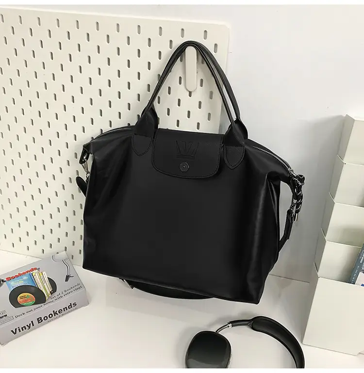 Black PU Leather Shoulder Bag for Men Women — feature 31