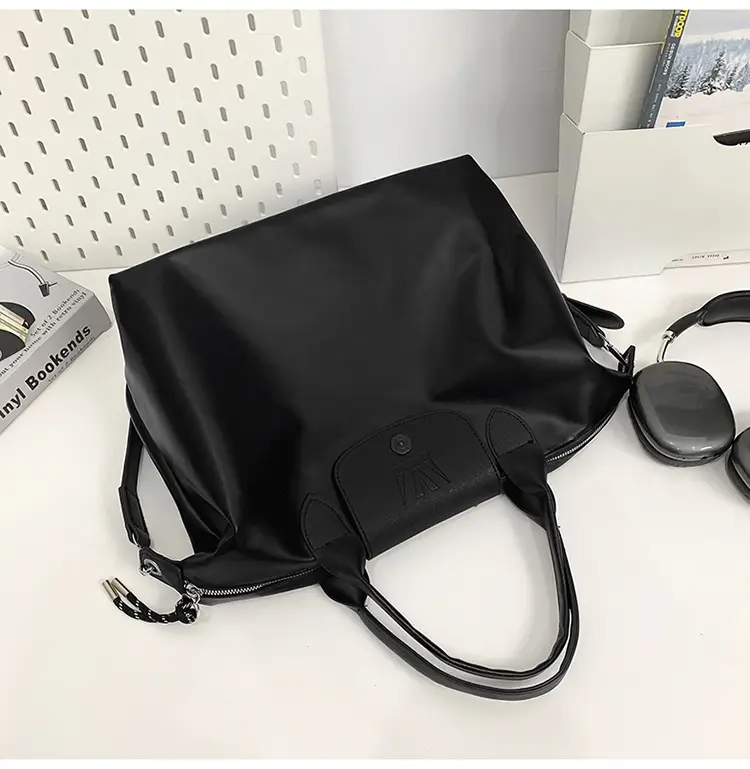 Black PU Leather Shoulder Bag for Men Women — feature 36