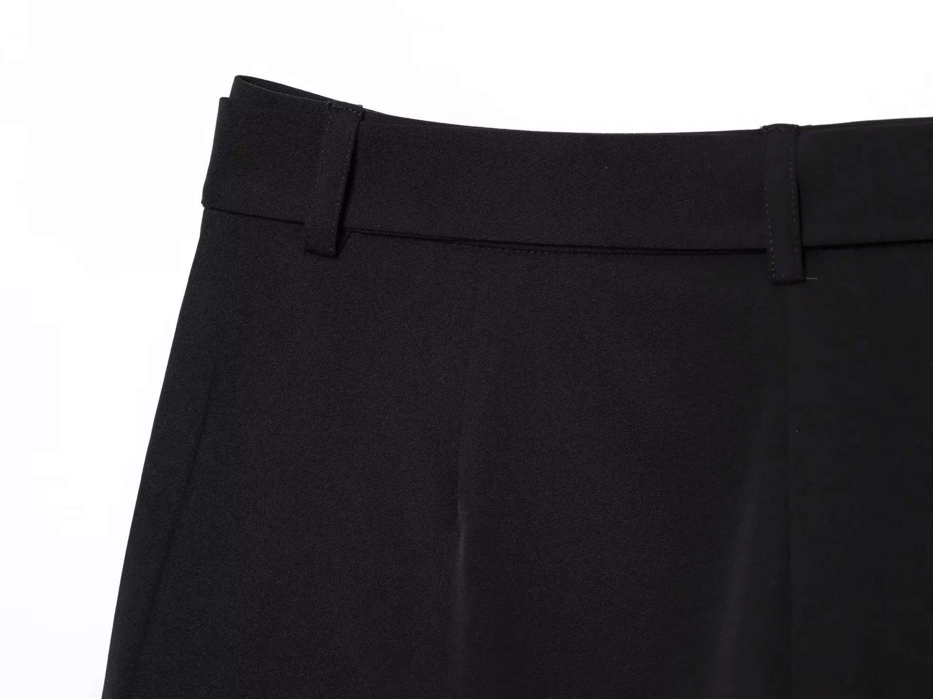 Black Pleated Shorts with Belt for Women — feature 10