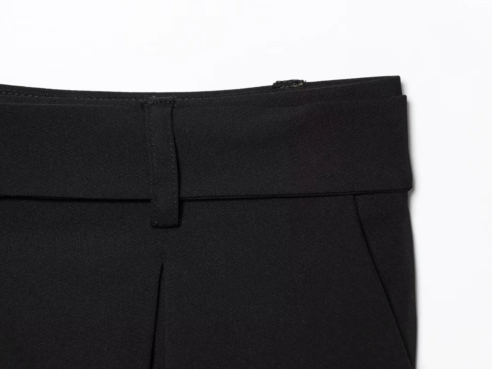 Black Pleated Shorts with Belt for Women — feature 5