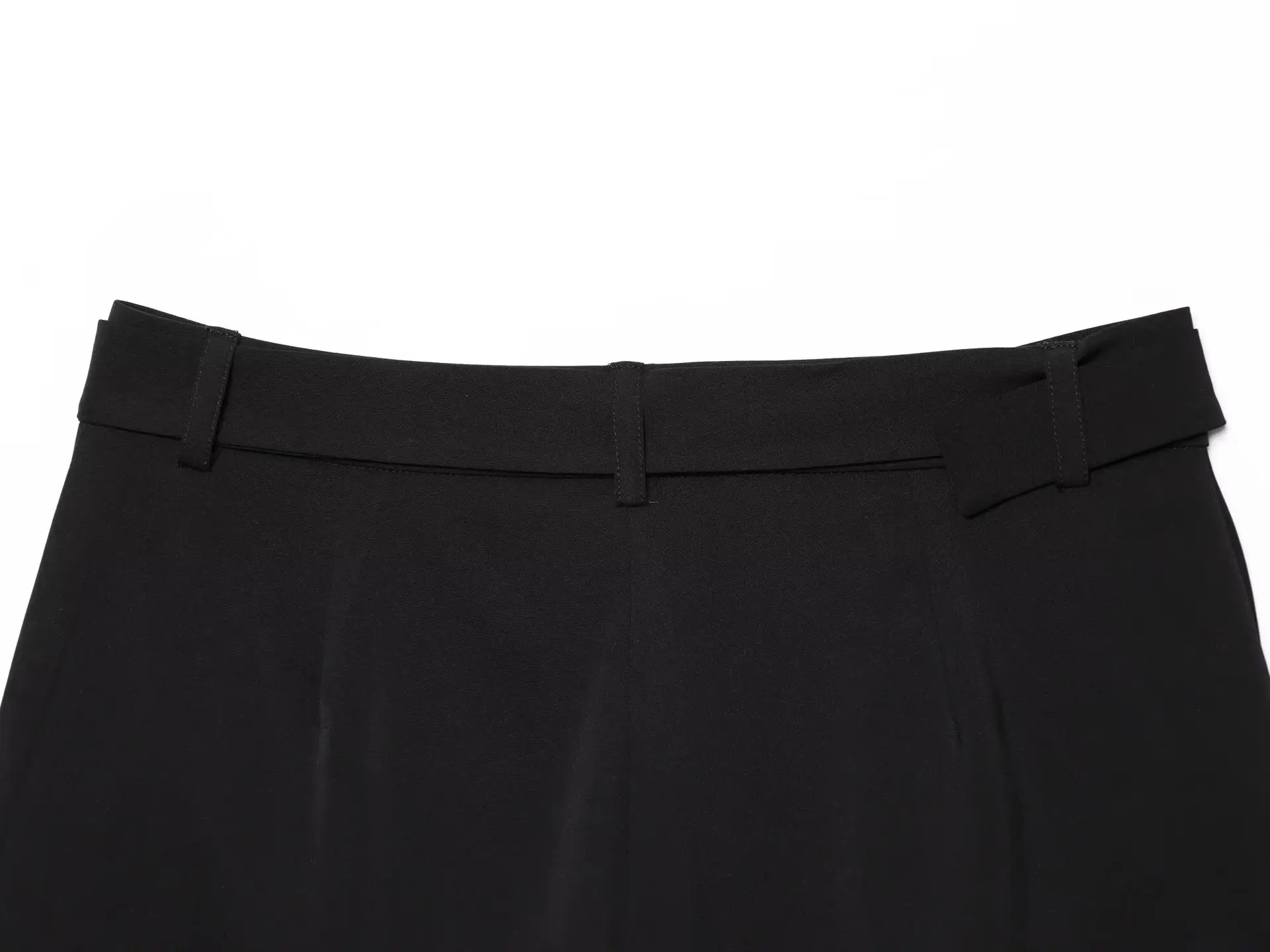 Black Pleated Shorts with Belt for Women — feature 9