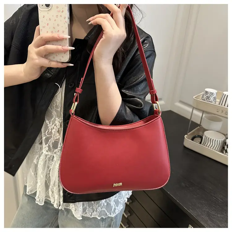 Black French Style Square Shoulder Bag 2025 — feature 7