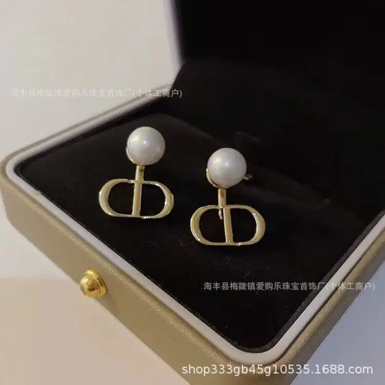 Retro Pearl Rose Gold Stud Earrings for Women — feature 8