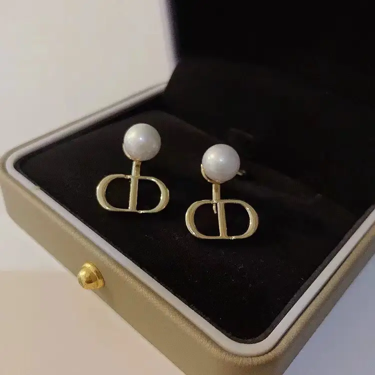Retro Pearl Rose Gold Stud Earrings for Women