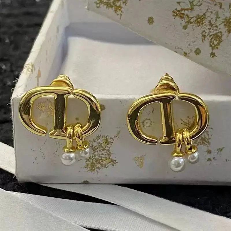 Retro Pearl Rose Gold Stud Earrings for Women