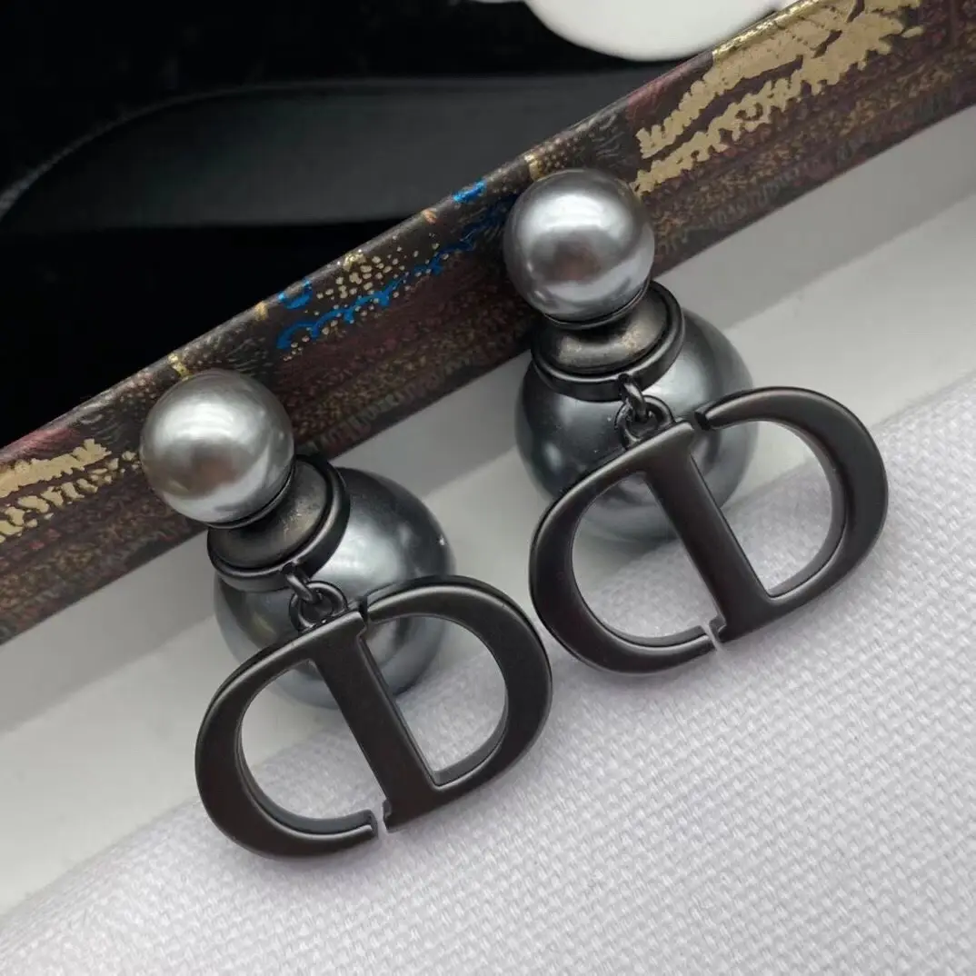 Retro Pearl Rose Gold Stud Earrings for Women