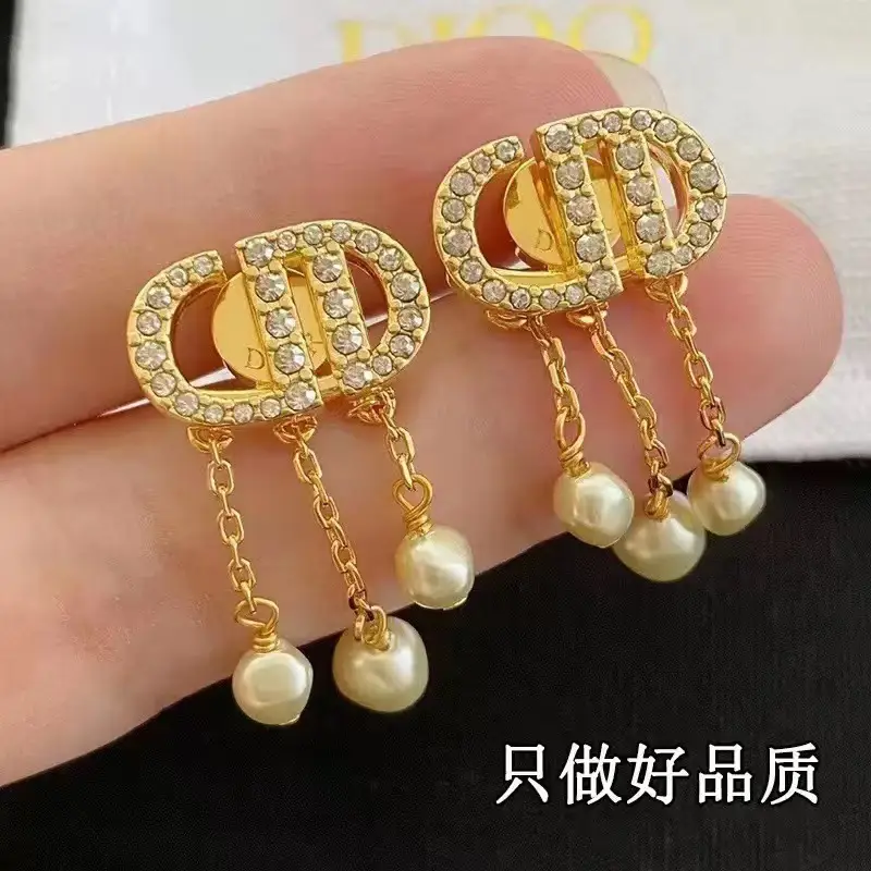 Retro Pearl Rose Gold Stud Earrings for Women
