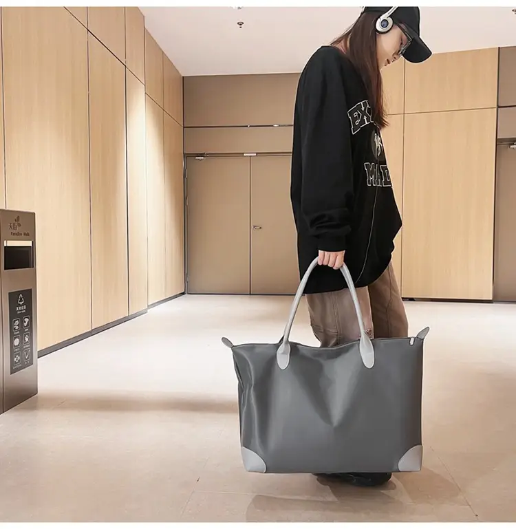 Large Capacity Men's Tote Bag Black 2026 — feature 17