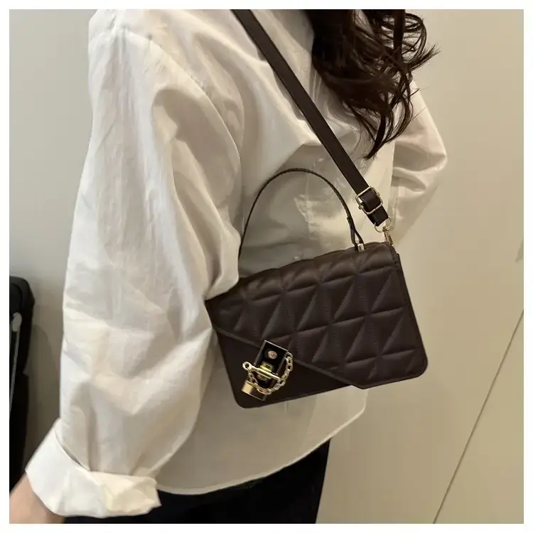 Retro Texture Mortise Lock 2025 Women's Shoulder Bag — feature 14