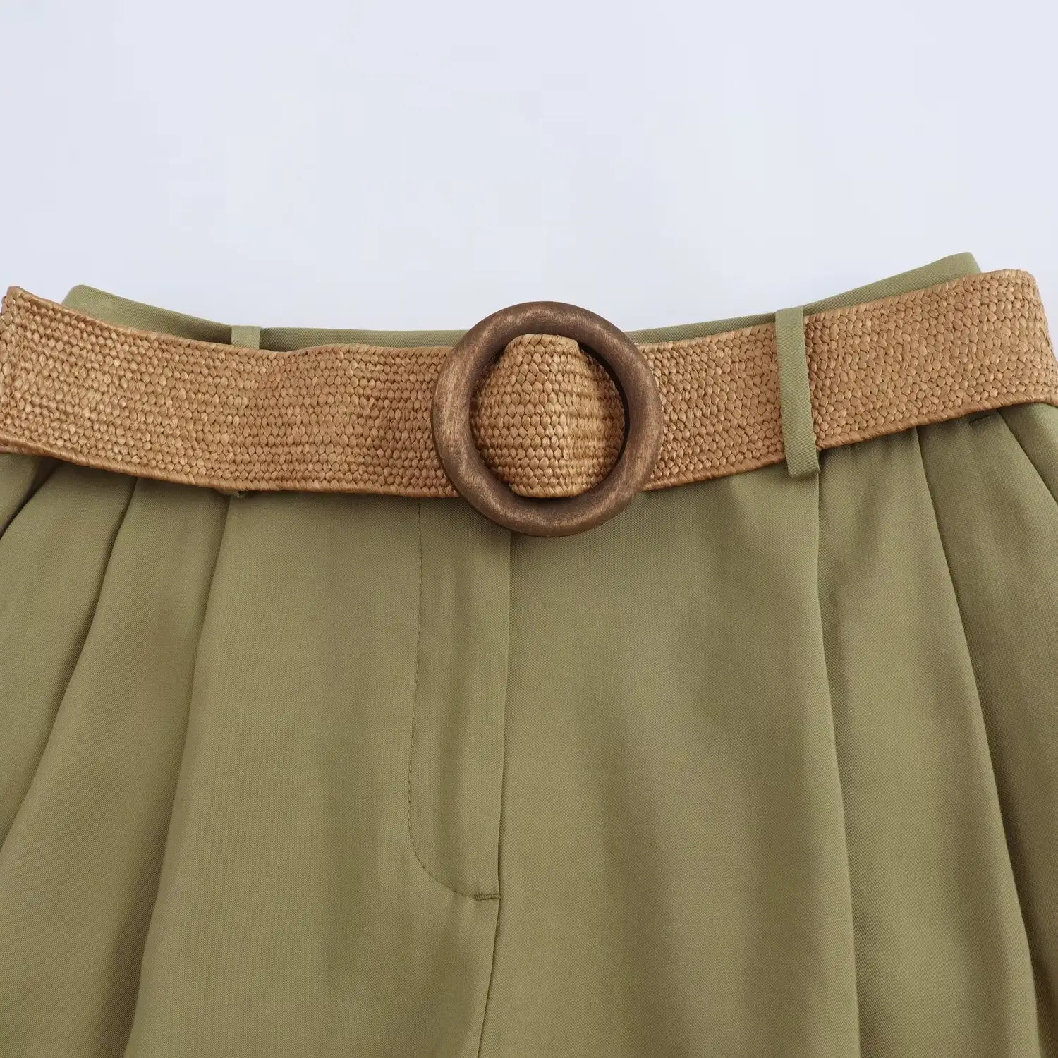 Women's Olive Belted Bermuda Shorts 2025 Summer — feature 4