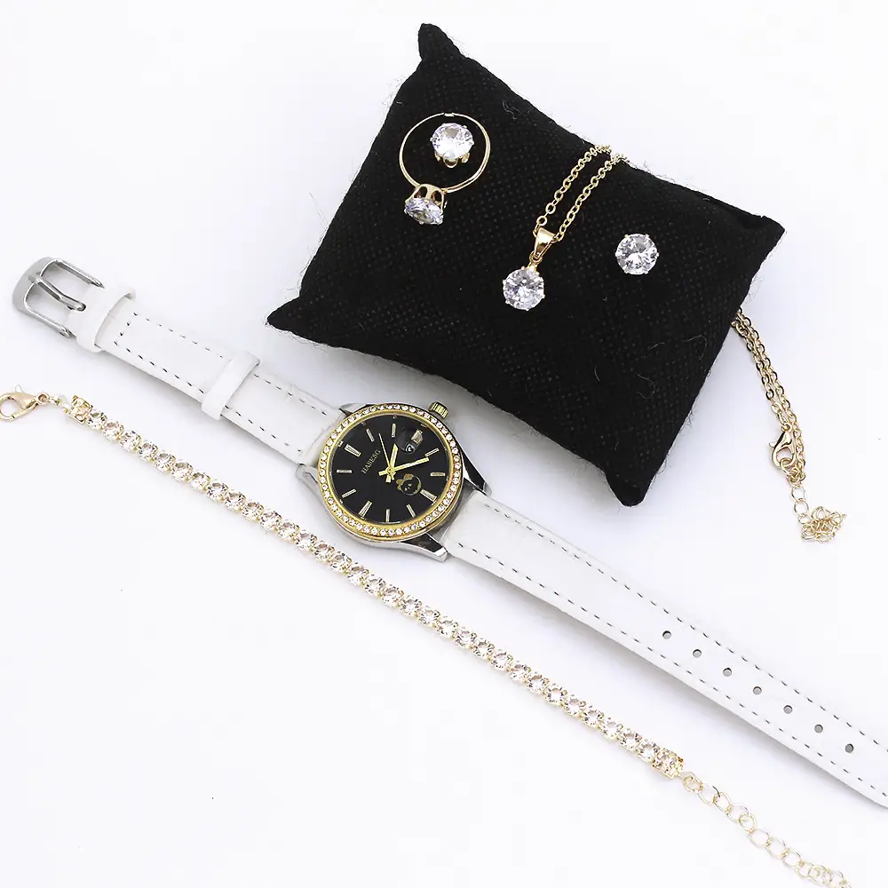 High-Looking Women's Quartz Watch Set in Red Gift Box — feature 14