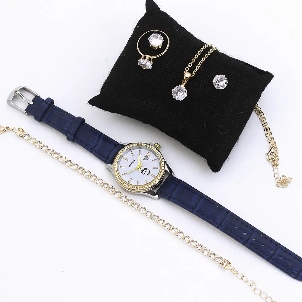 High-Looking Women's Quartz Watch Set in Red Gift Box — feature 15