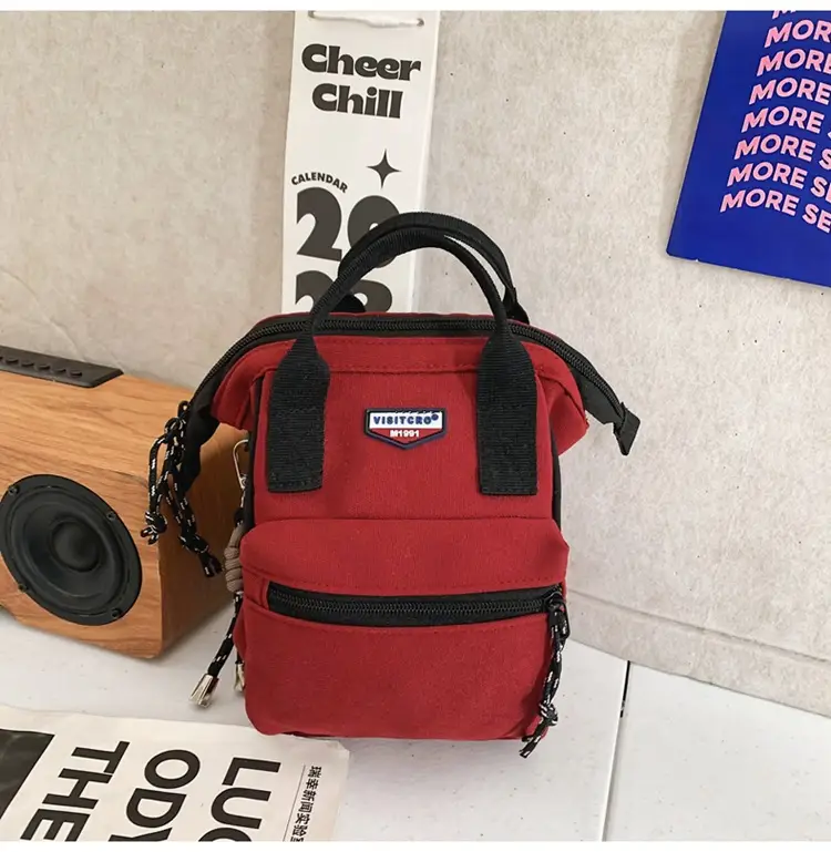 Fashionable Textured Shoulder Bag for Men Women Travel Mobile Baby Bag — feature 24