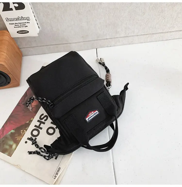 Fashionable Textured Shoulder Bag for Men Women Travel Mobile Baby Bag — feature 31