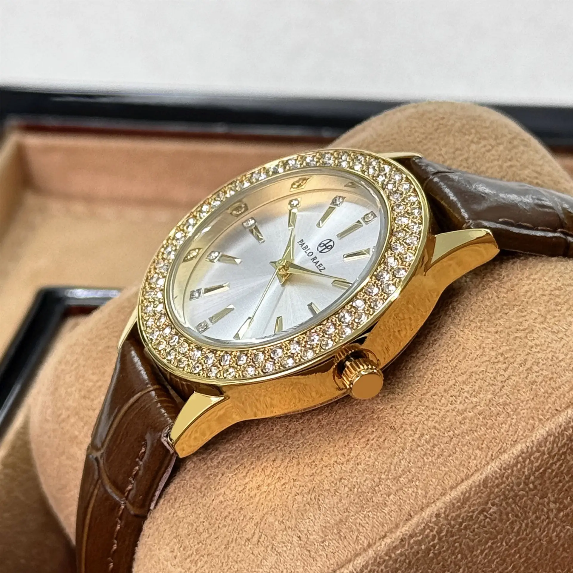 Retro Brown Wristwatch for Women Waterproof Rhinestone Gift - Image 3