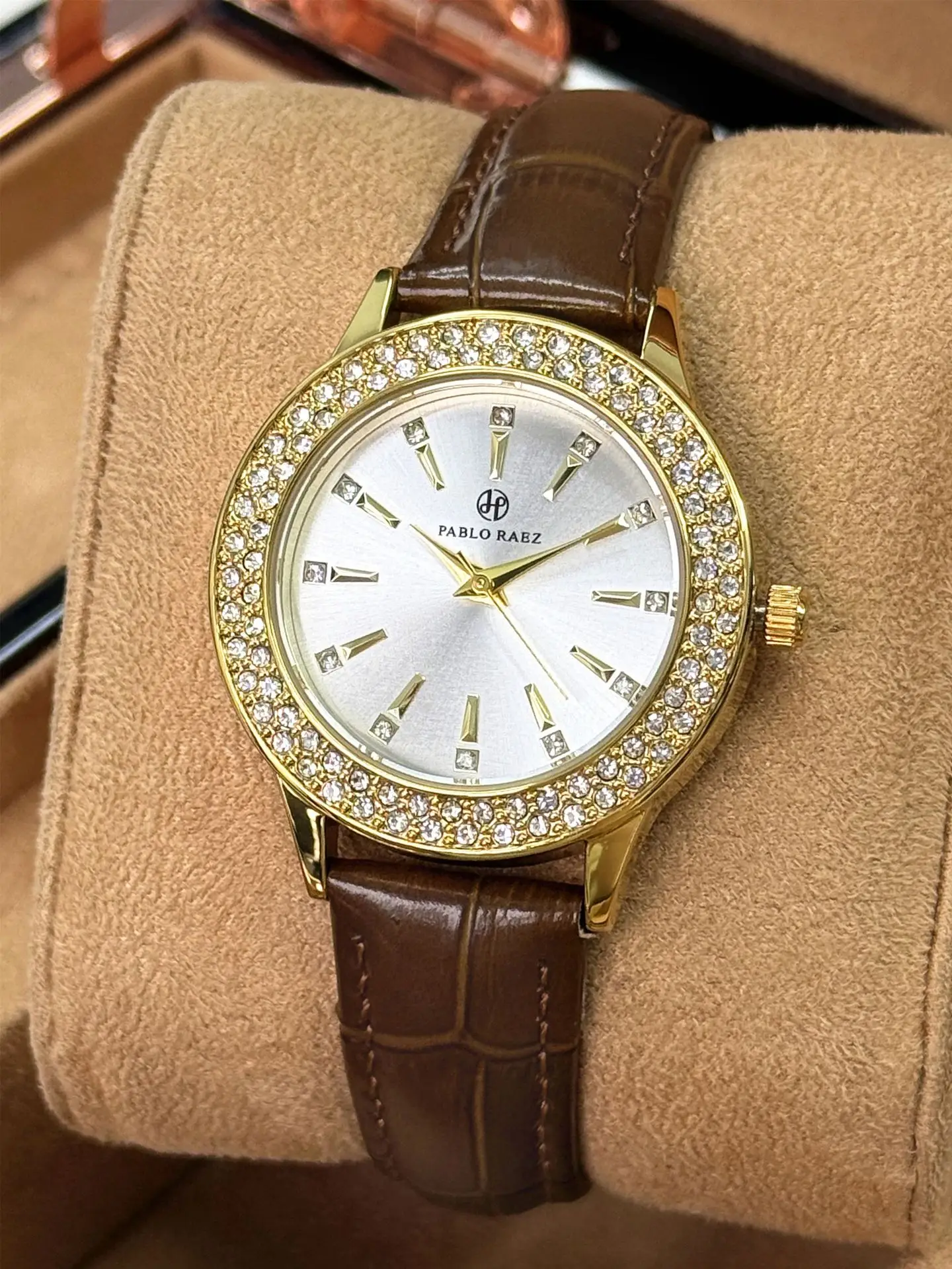 Retro Brown Wristwatch for Women Waterproof Rhinestone Gift — feature 17