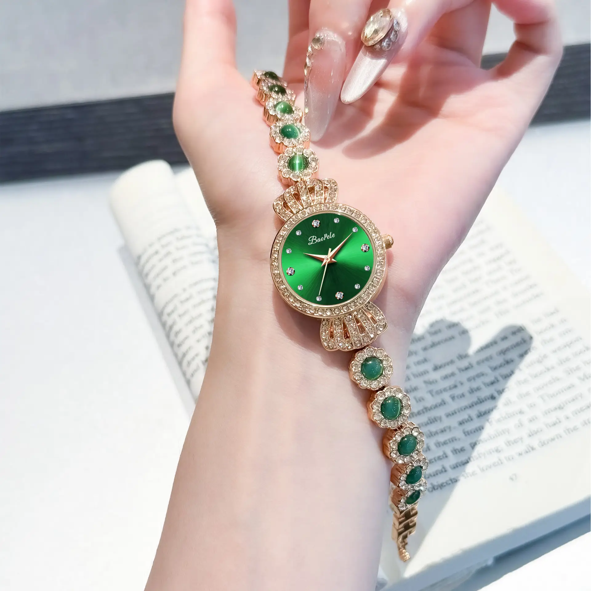 Green Crown Women's Quartz Watch Wholesale