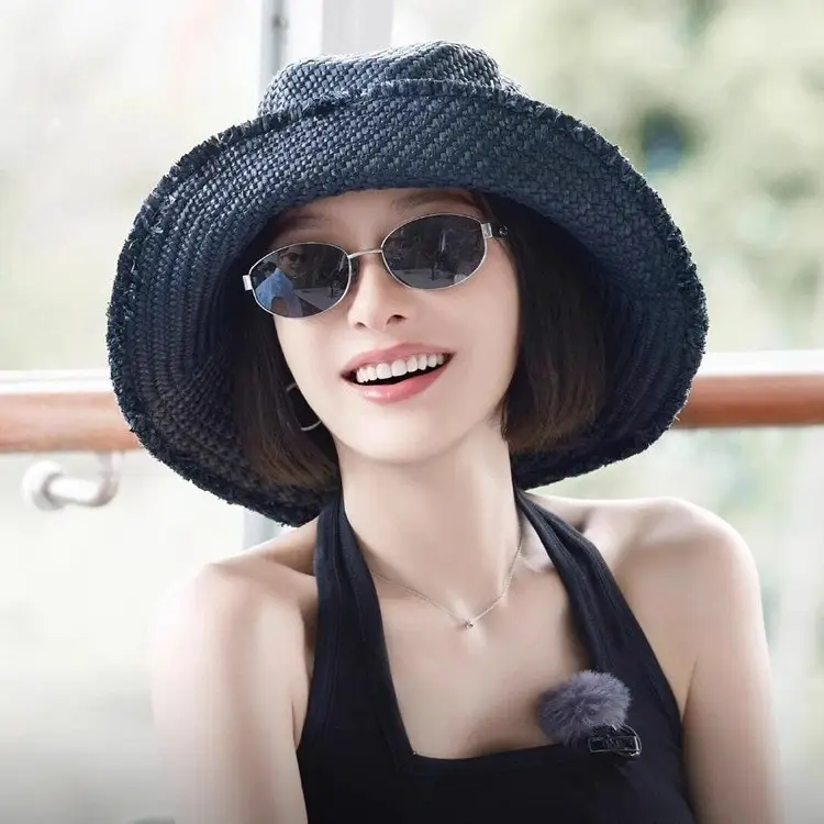 Fashionable Metal Oval Sunglasses for Women — feature 3