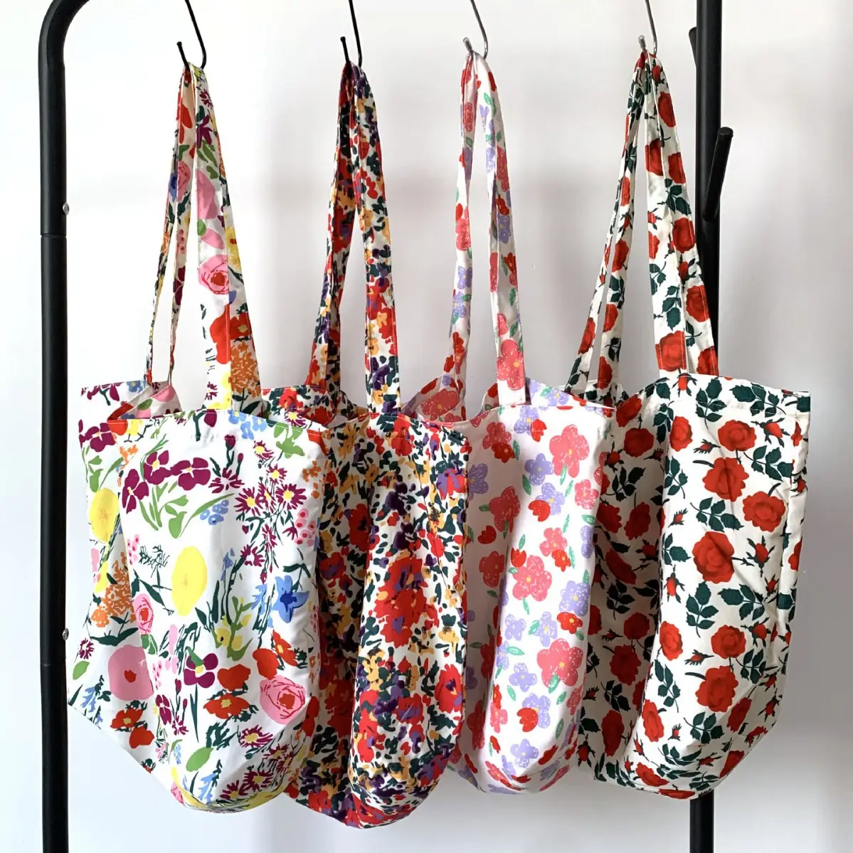 Retro Floral Canvas Bag for Women Travel Beach Shopping — feature 1