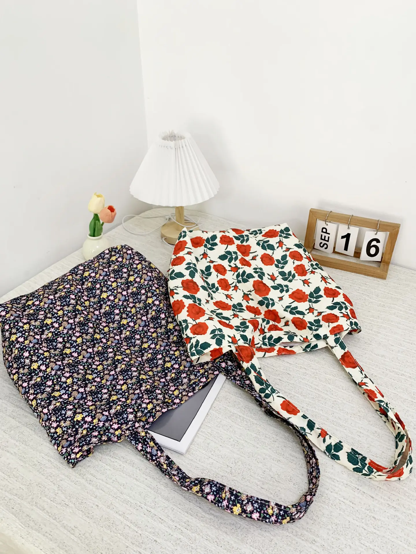 Retro Floral Canvas Bag for Women Travel Beach Shopping — feature 13