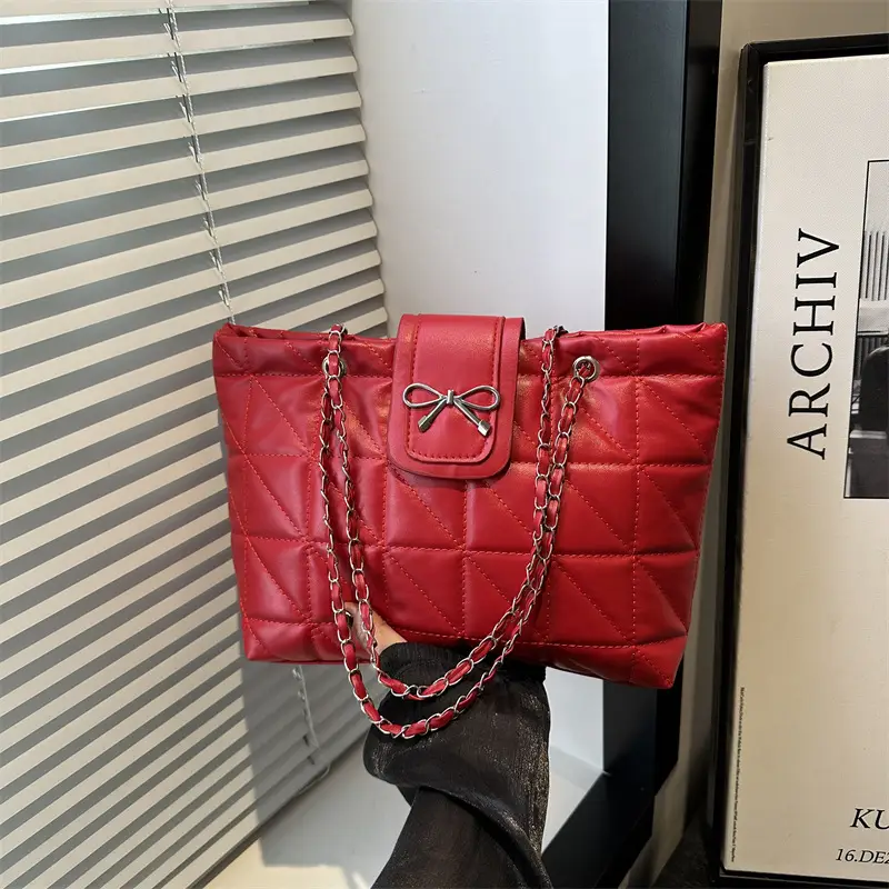 Red Rhombus Chain Shoulder Bag Large Capacity Tote