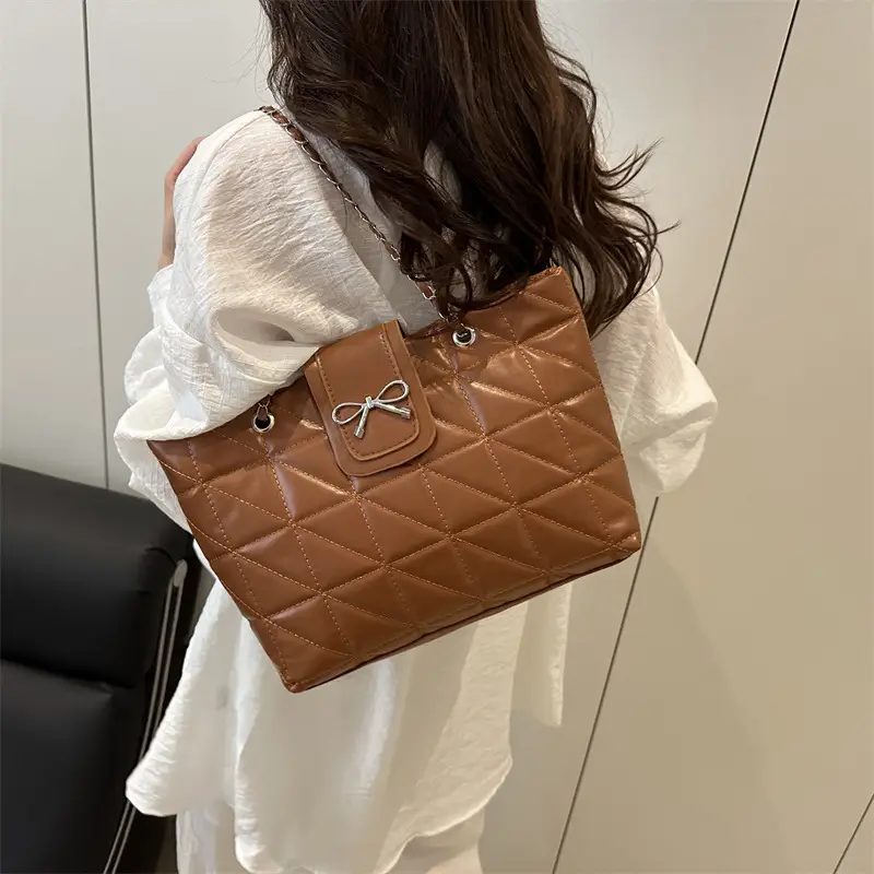 Red Rhombus Chain Shoulder Bag Large Capacity Tote