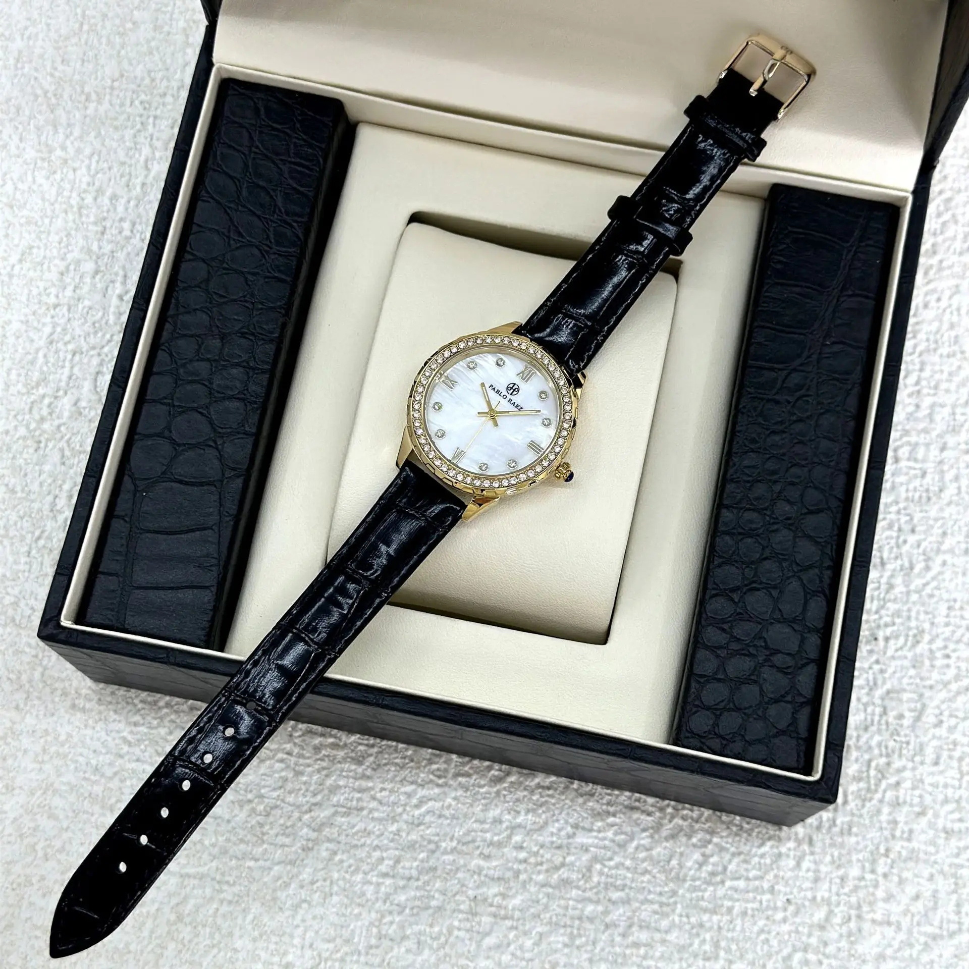 Parrot's Lady Rhinestone Watch Gold Silver Black Strap - Image 4