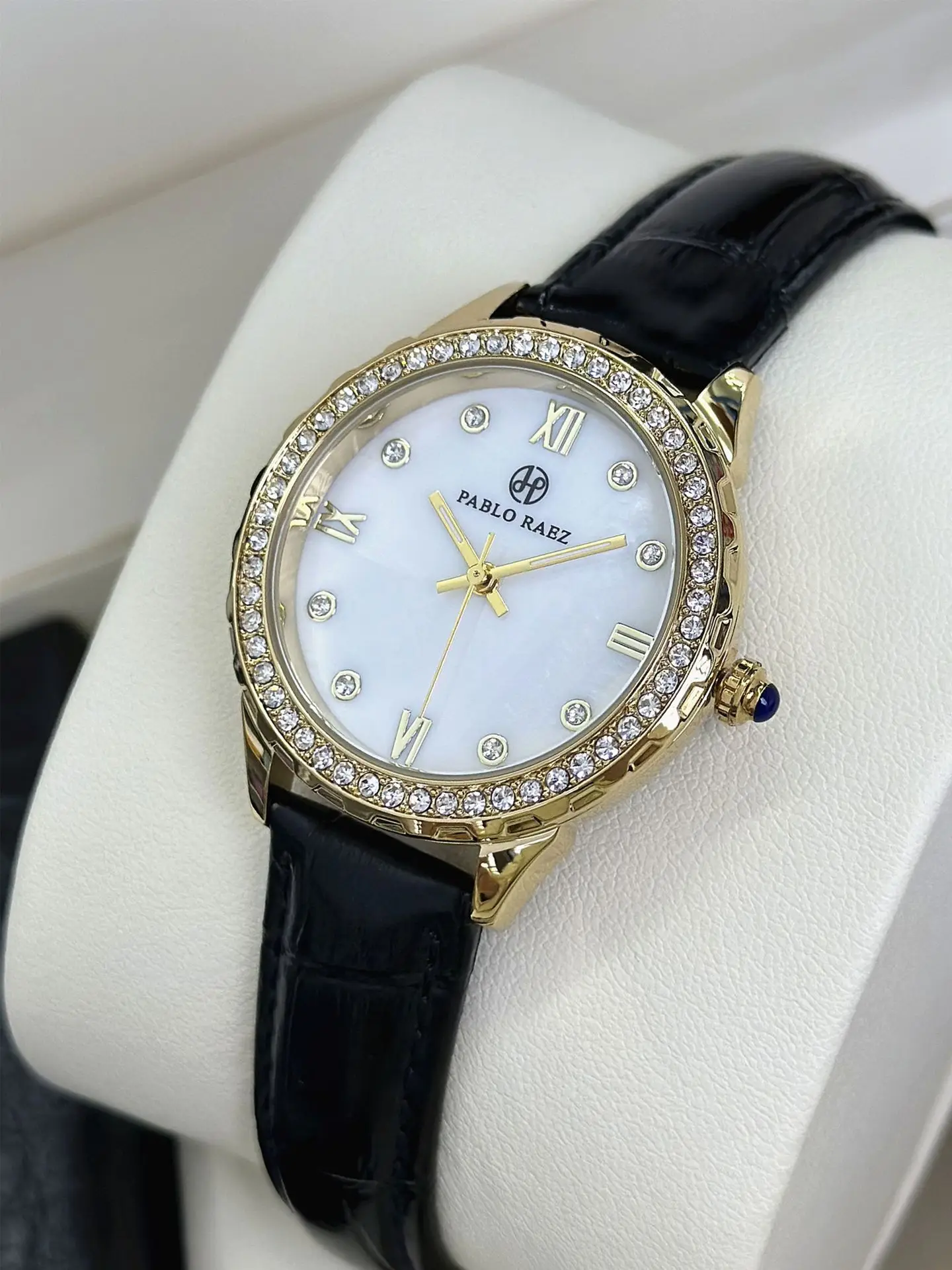 Parrot's Lady Rhinestone Watch Gold Silver Black Strap — feature 16