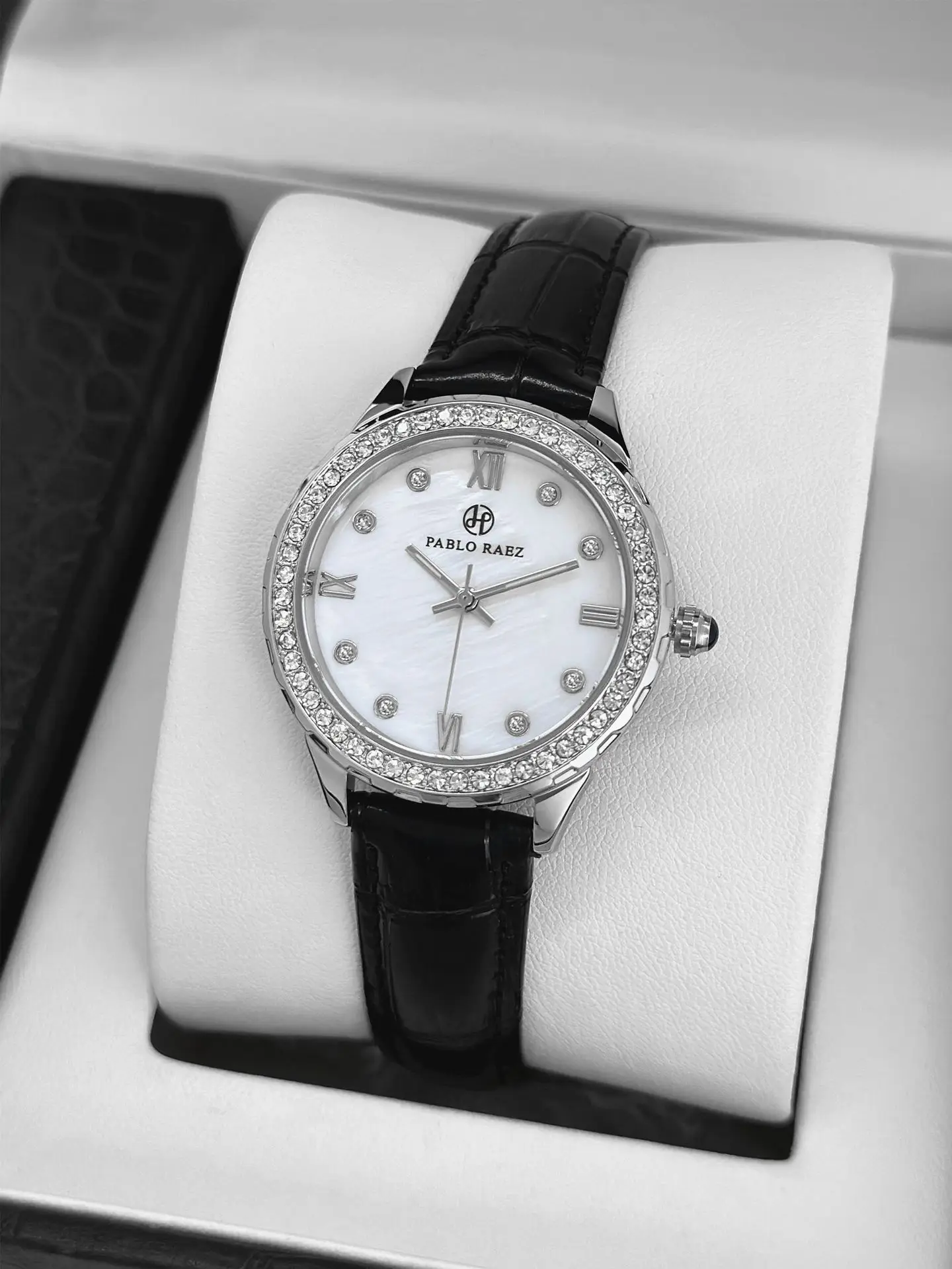 Parrot's Lady Rhinestone Watch Gold Silver Black Strap — feature 18