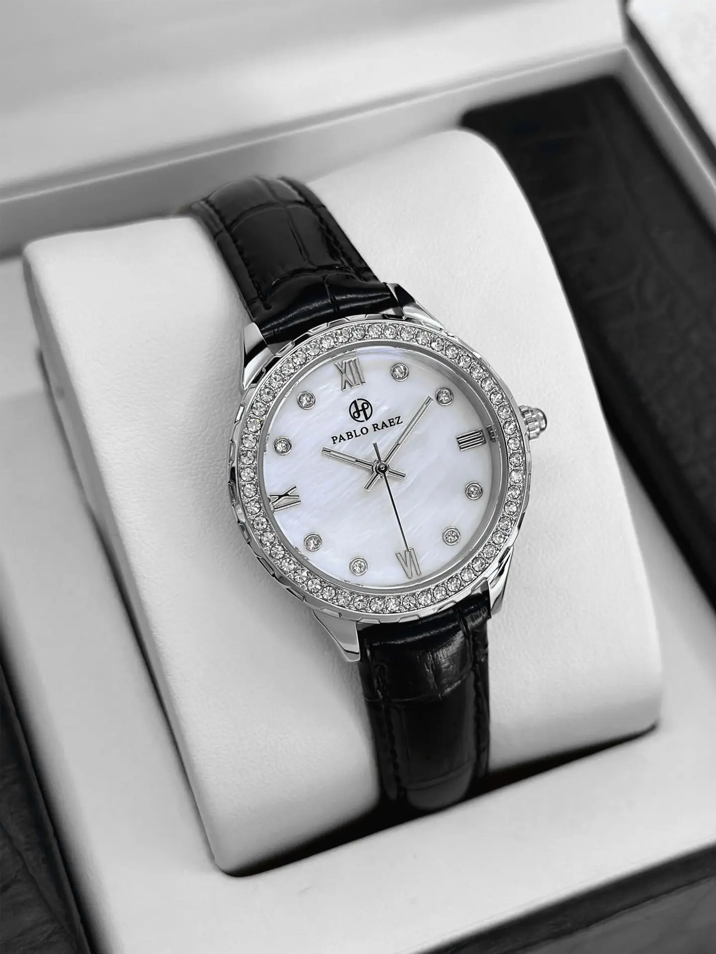 Parrot's Lady Rhinestone Watch Gold Silver Black Strap — feature 19