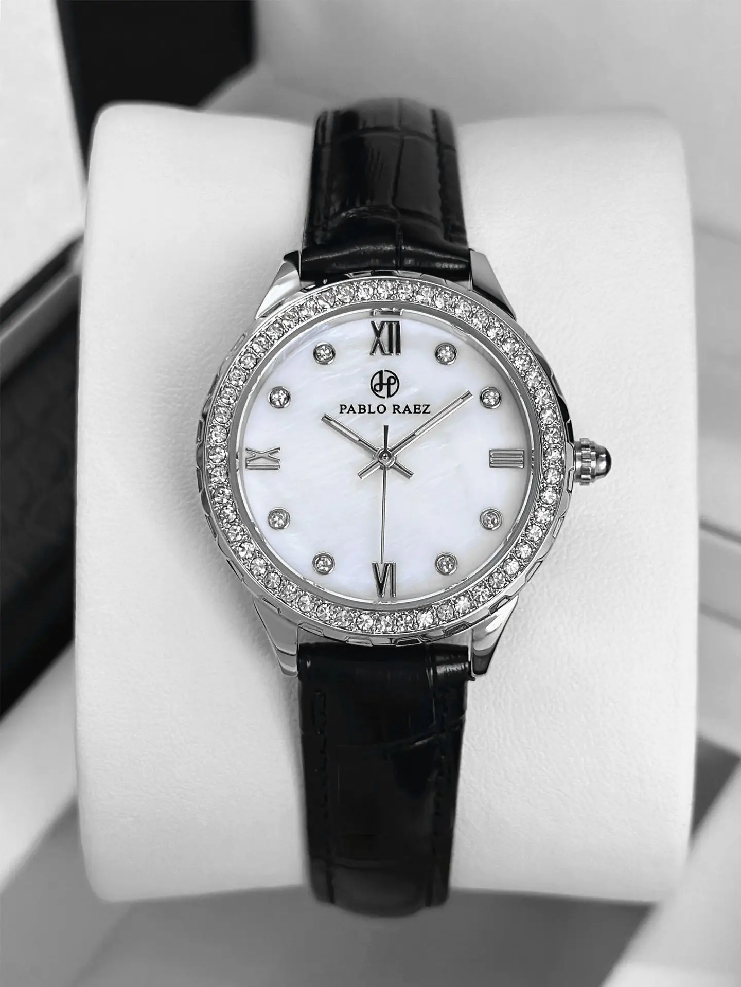 Parrot's Lady Rhinestone Watch Gold Silver Black Strap — feature 20